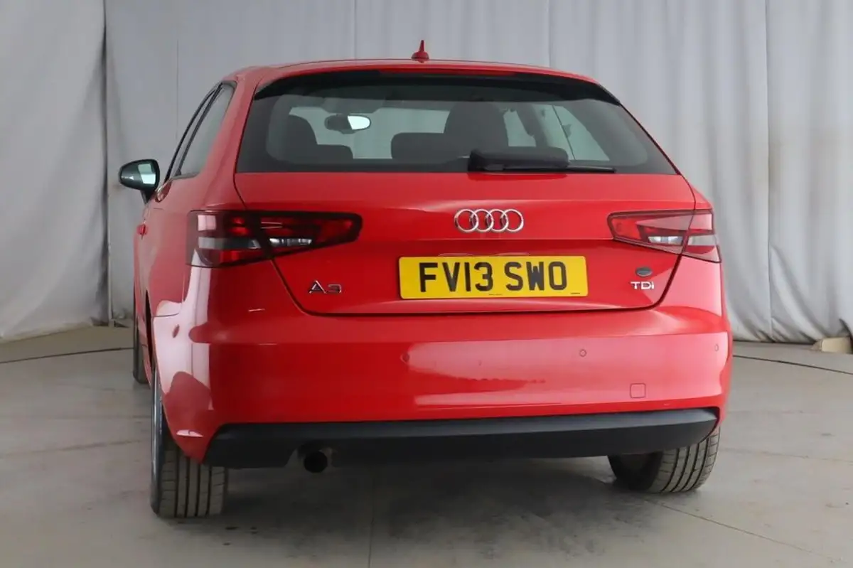 2013-audi-a3-16td-se-hatchback-3d-big-5