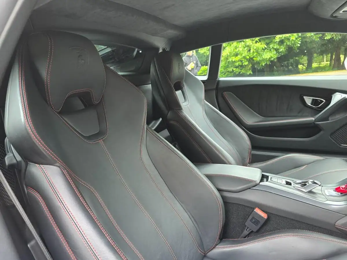 2015-lamborghini-huracan-52-lp-610-4-4wd-coupe-big-17