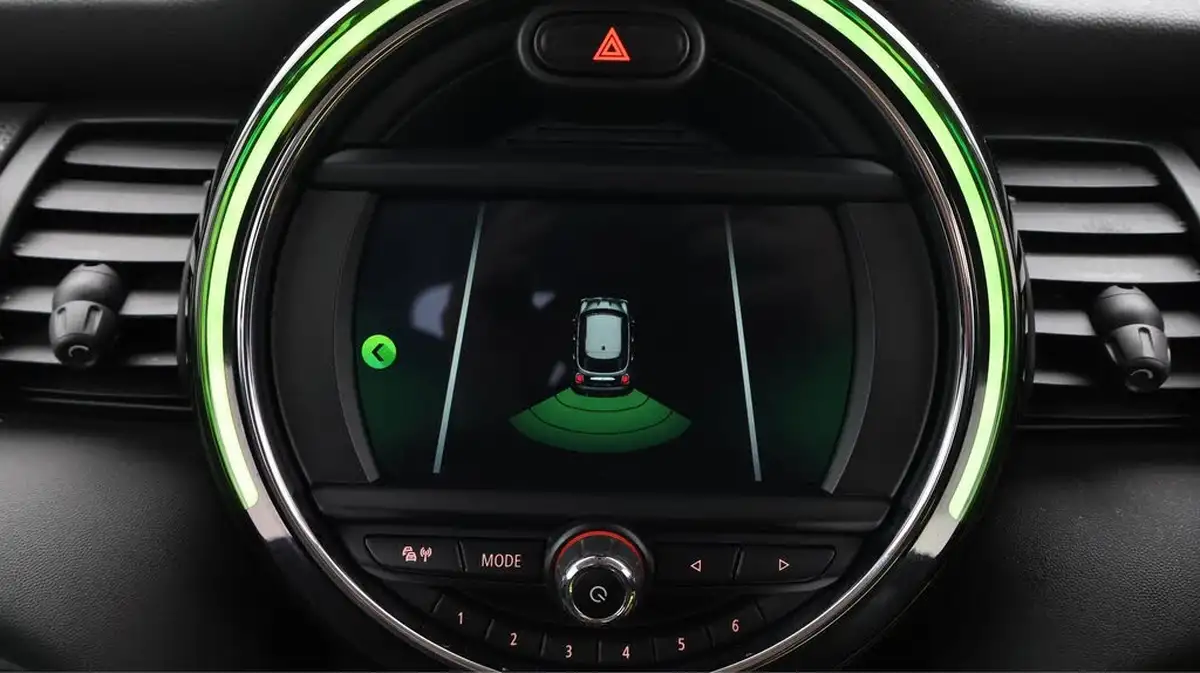 2020-mini-countryman-15-cooper-classic-big-24
