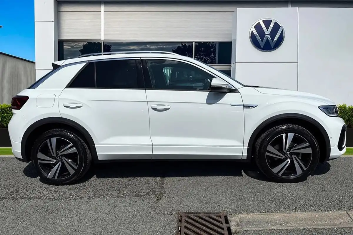 2024-volkswagen-t-roc-15-tsi-r-line-hatchback-5d-dsg-big-2