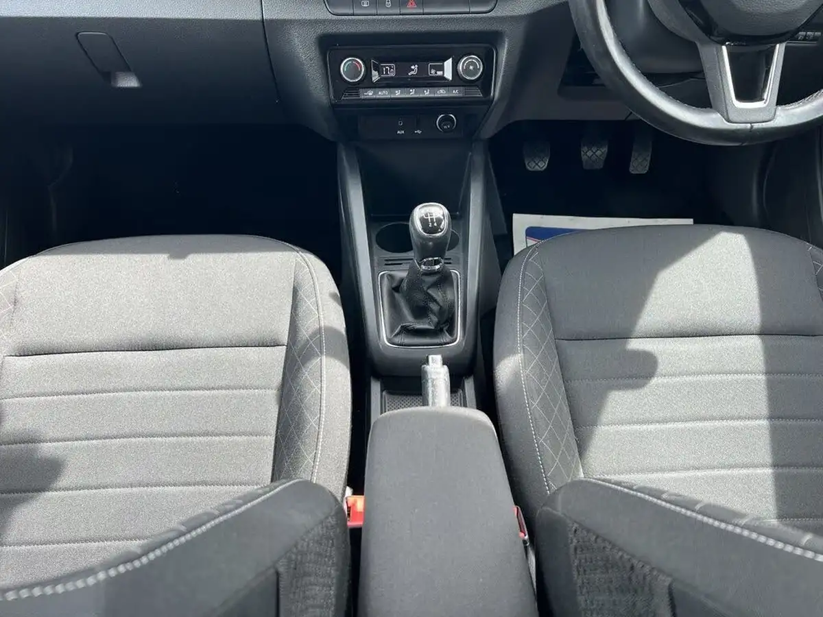 2015-skoda-fabia-12-tsi-se-l-90ps-hatchback-big-26