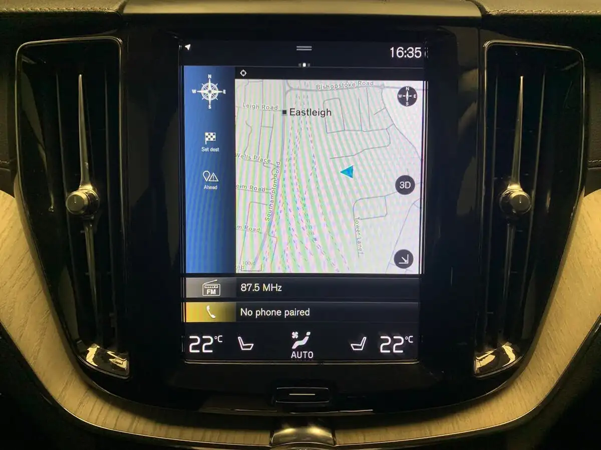 2018-volvo-xc60-20td-d4-inscription-pro-4x4-geartronic-big-6