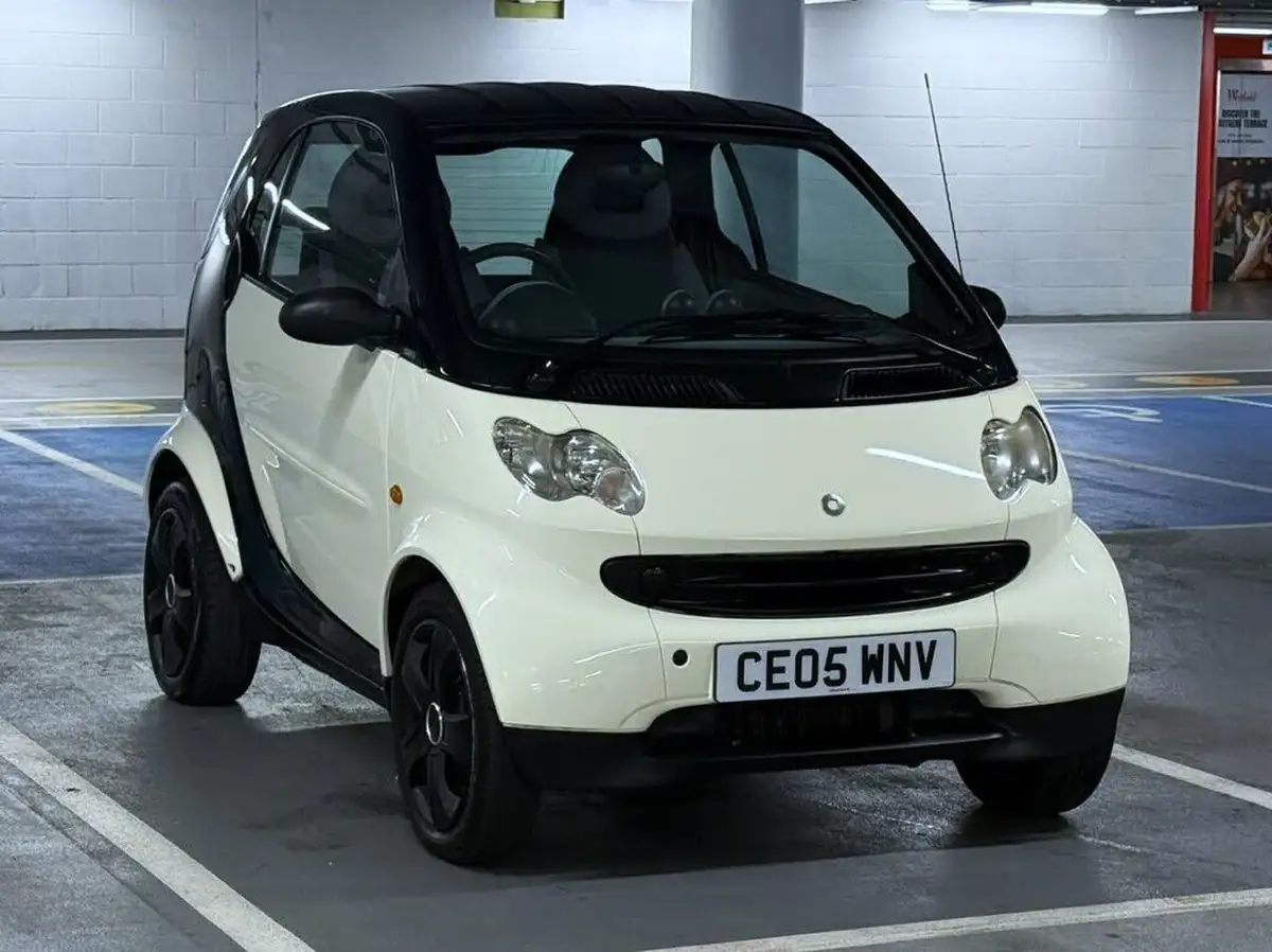 2005-smart-smart-07-fortwo-pure-50bhp-hatchback-3d-big-1