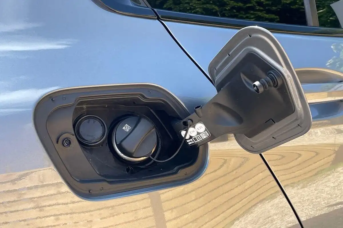 2023-bmw-1-series-20-128ti-lcp-big-18