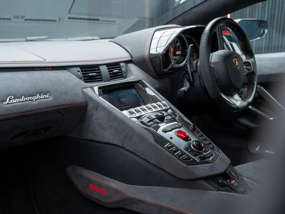 2016-lamborghini-aventador-65-lp-750-4-superveloce-coupe-big-50