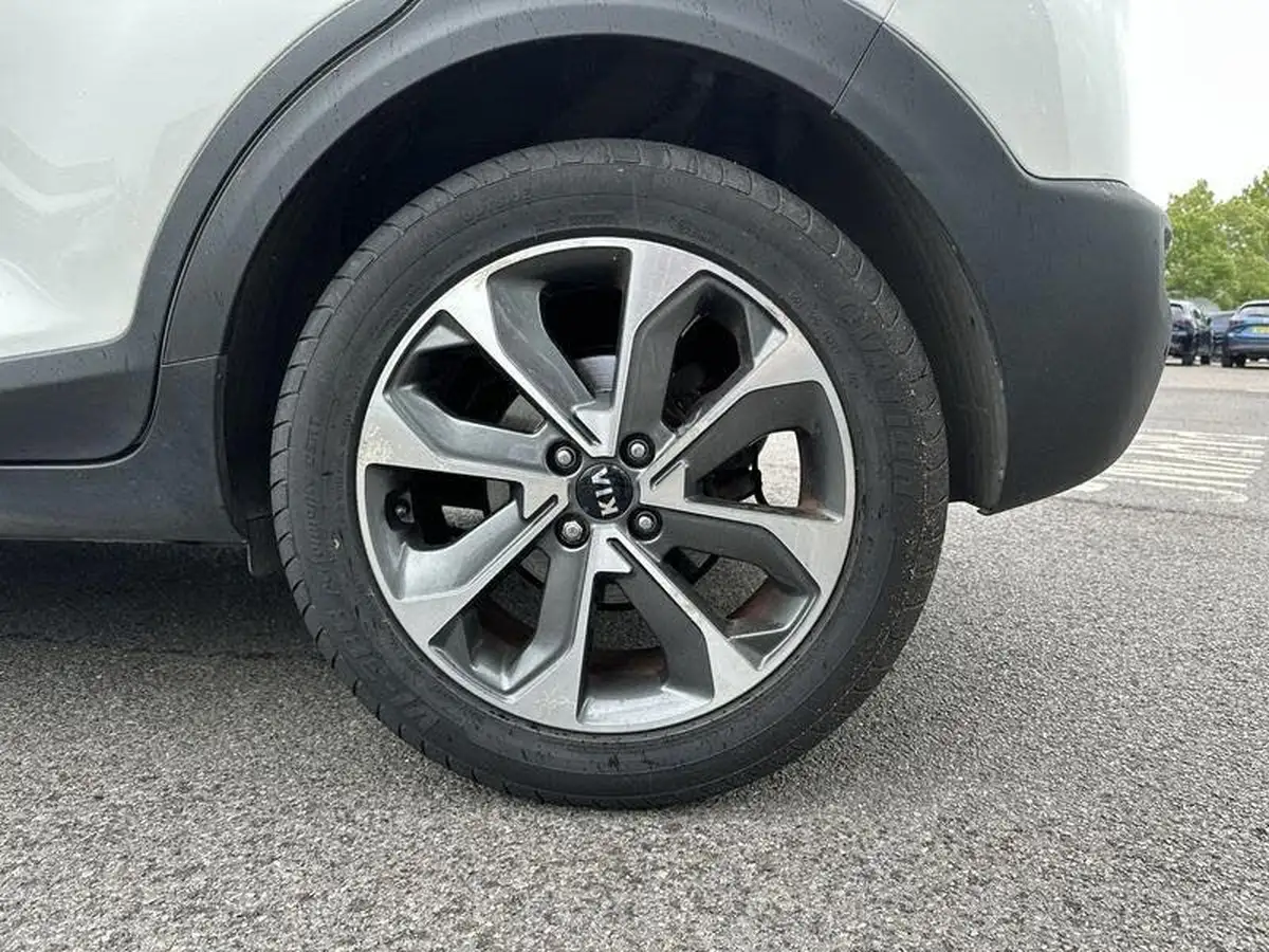 2018-kia-stonic-10-t-gdi-first-edition-big-8