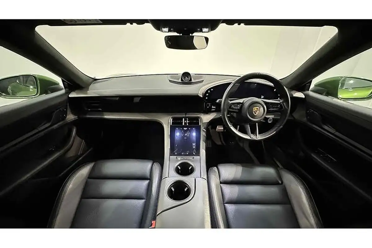 2022-porsche-taycan-e-turbo-big-40