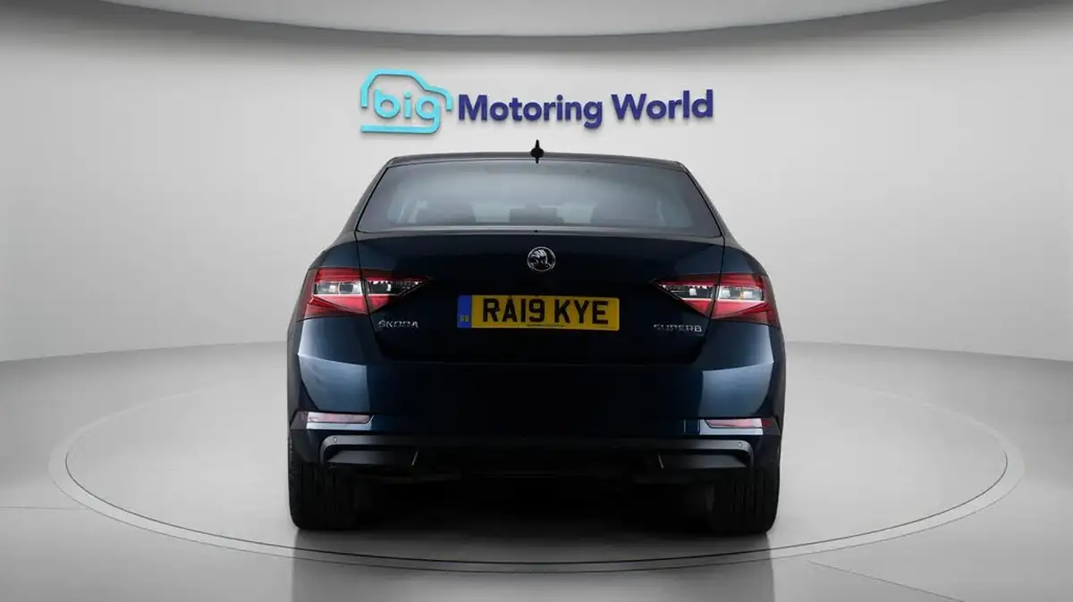 2019-skoda-superb-20tdi-se-l-executive-150ps-hatchback-big-5