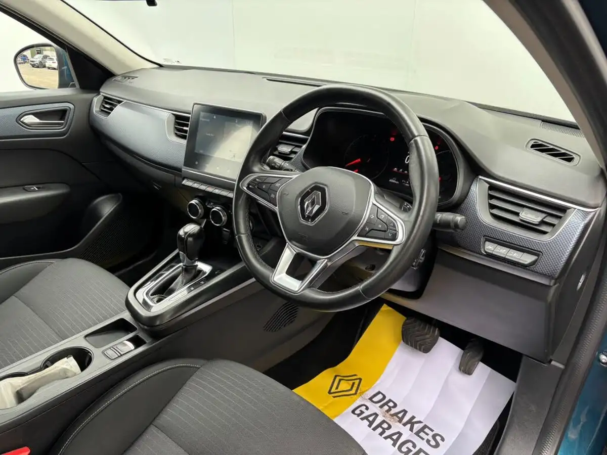 2021-renault-arkana-13-tce-iconic-big-14