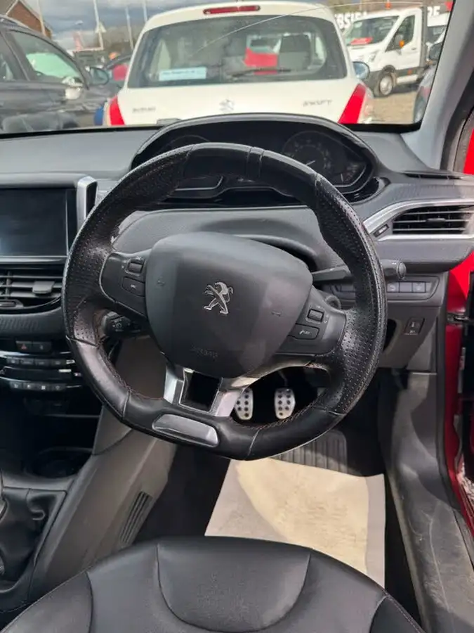 2017-peugeot-208-12-puretech-gt-line-5d-big-16