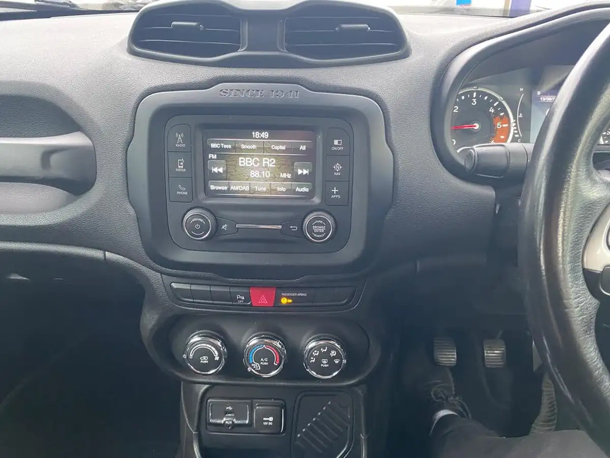 2016-jeep-renegade-16-multijet-ii-longitude-ss-big-16