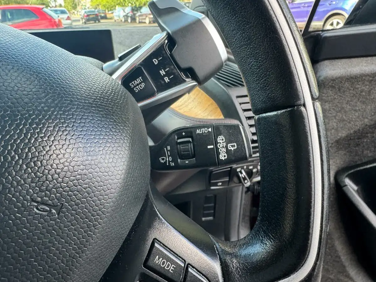 2015-bmw-i3-e-big-33