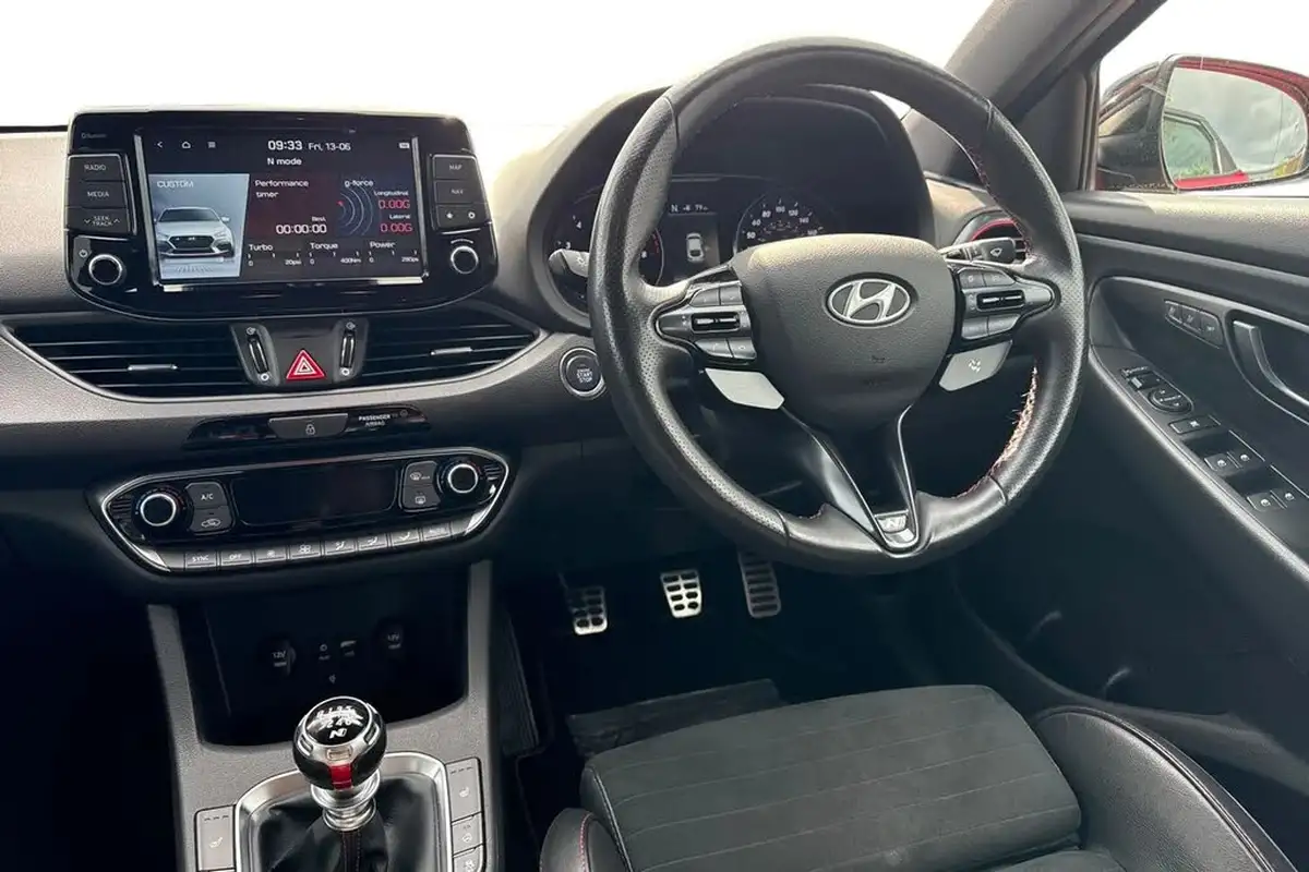 2019-hyundai-i30-n-20-t-gdi-n-performance-fastback-big-17