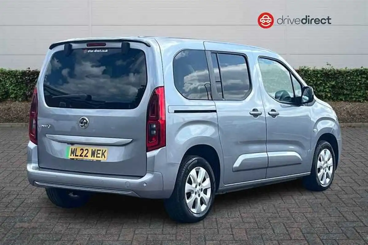 2022-vauxhall-combo-life-e-se-big-2