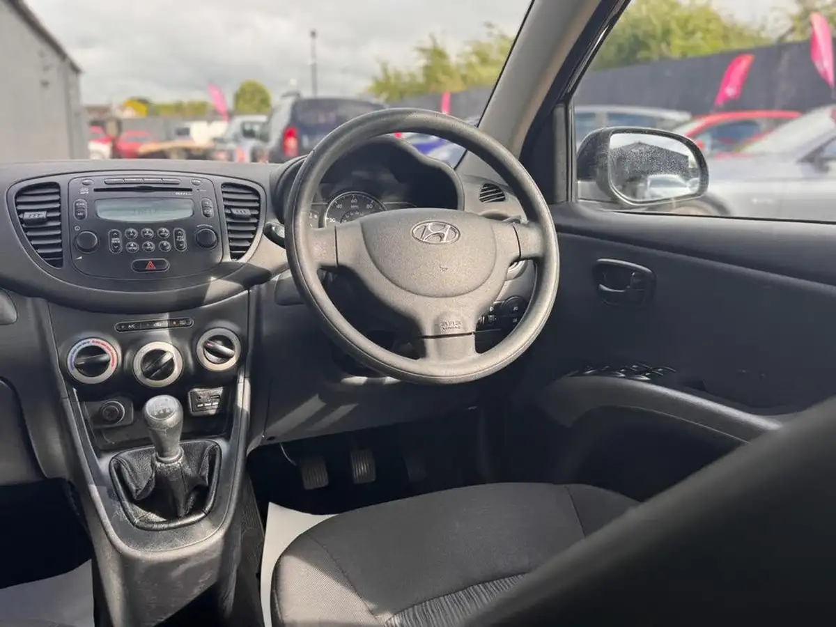 2012-hyundai-i10-12-active-big-35