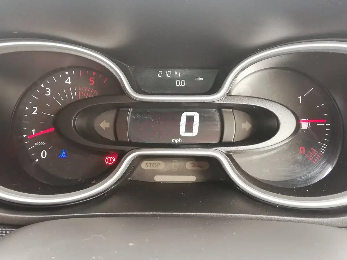 2021-renault-trafic-20dci-ll30-energy-145-sport-panel-big-19