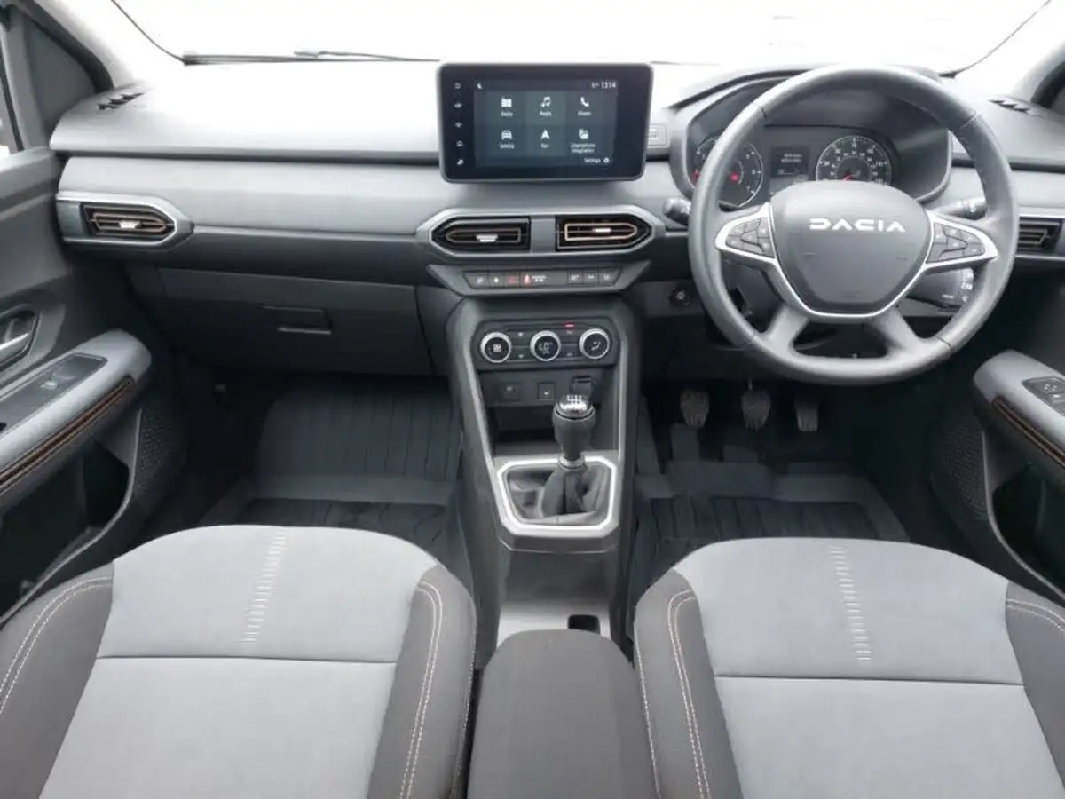 2024-dacia-sandero-stepway-10-tce-extreme-90bhp-big-2