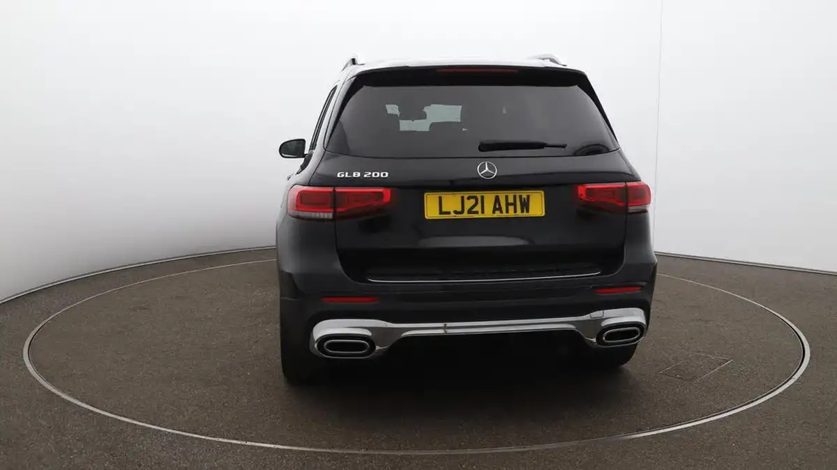 2021-mercedes-benz-glb-class-13-glb200-amg-line-8g-tronic-big-50