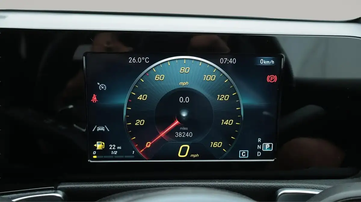 2021-mercedes-benz-glb-class-13-glb200-amg-line-8g-tronic-big-10