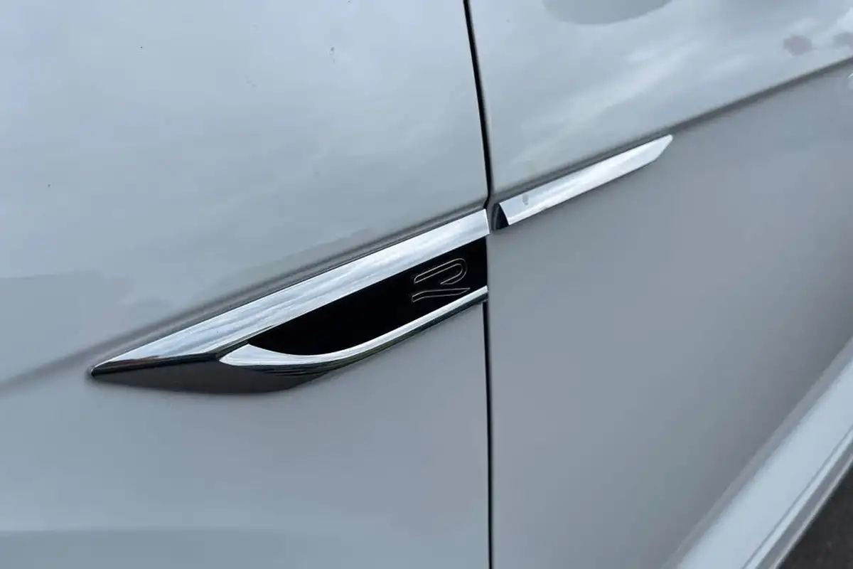 2025-volkswagen-t-roc-20tdi-r-line-4motion-big-29