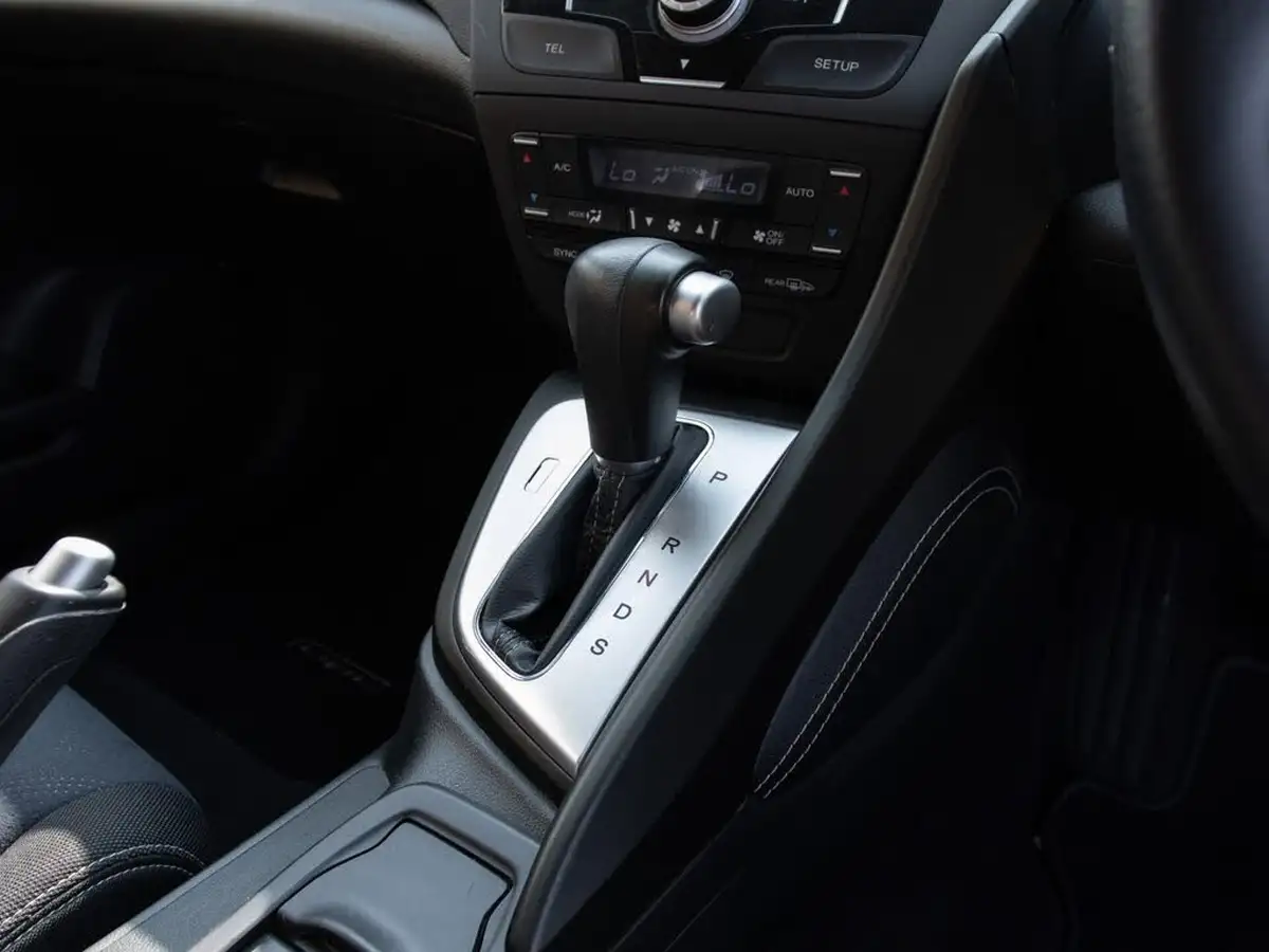 2014-honda-civic-18-se-plus-hatchback-auto-big-27