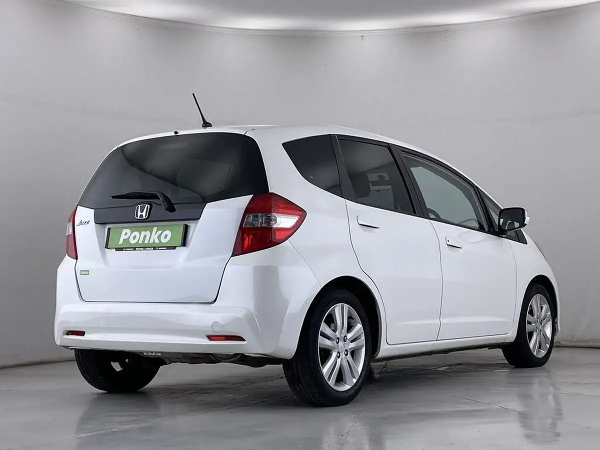 2013-honda-jazz-14-es-plus-big-4