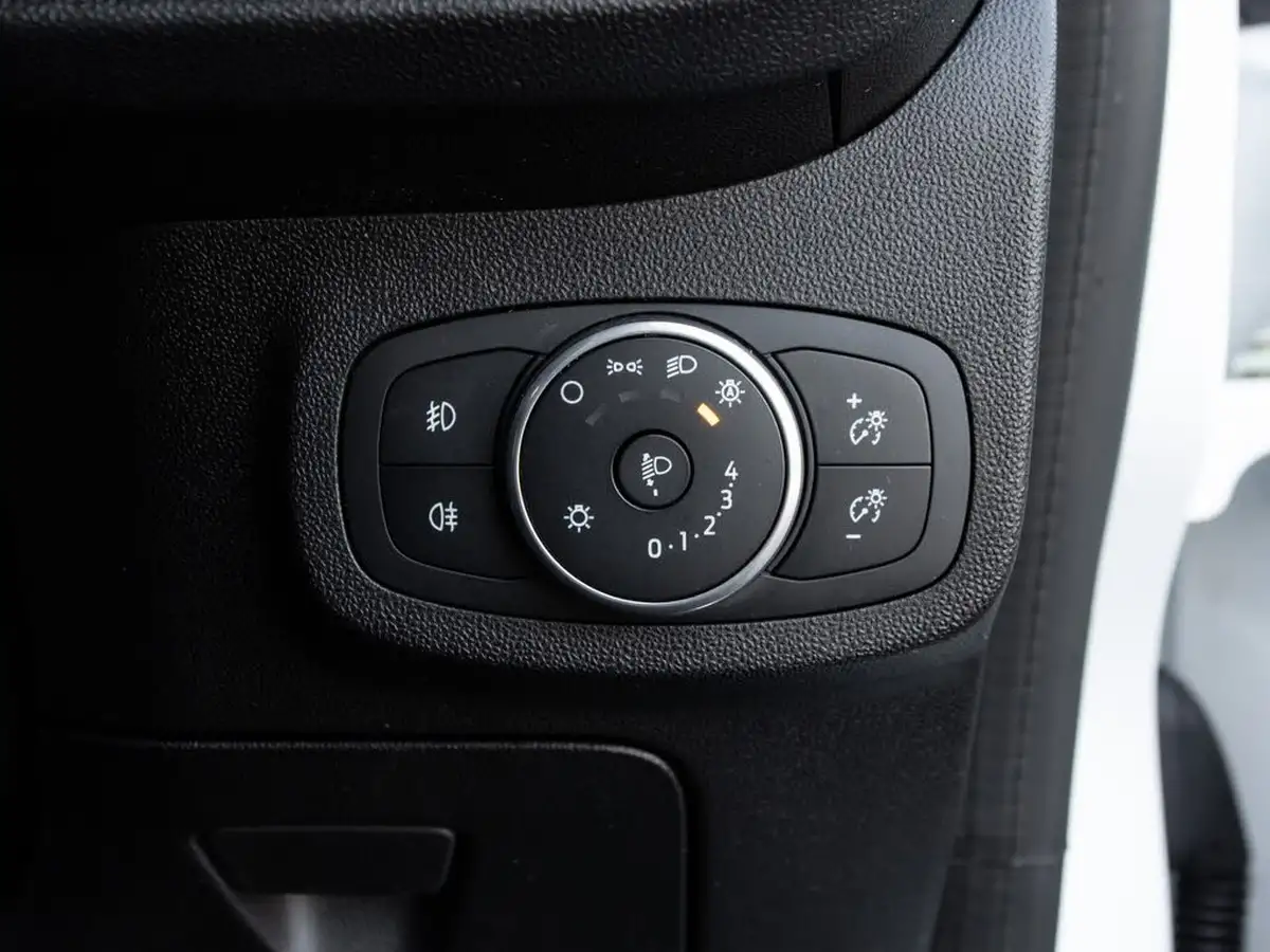 2018-ford-fiesta-10t-zetec-5d-powershift-big-15