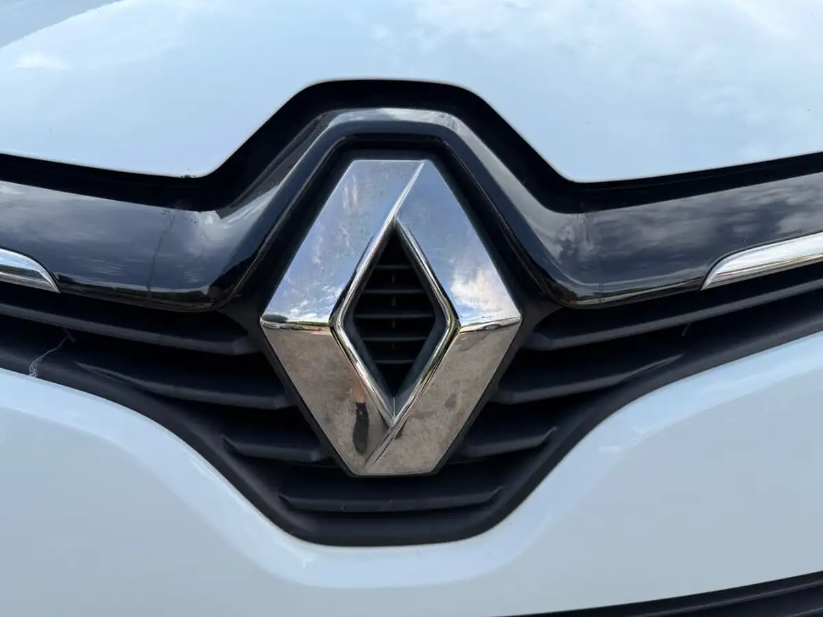 2018-renault-clio-09-tce-iconic-90ps-big-21