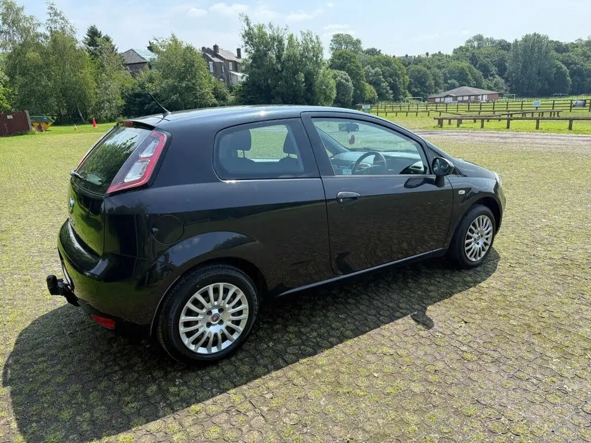 2012-fiat-punto-12-pop-3d-big-5