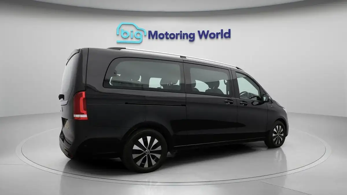 2022-mercedes-benz-eqv-e-eqv-300-sport-big-7