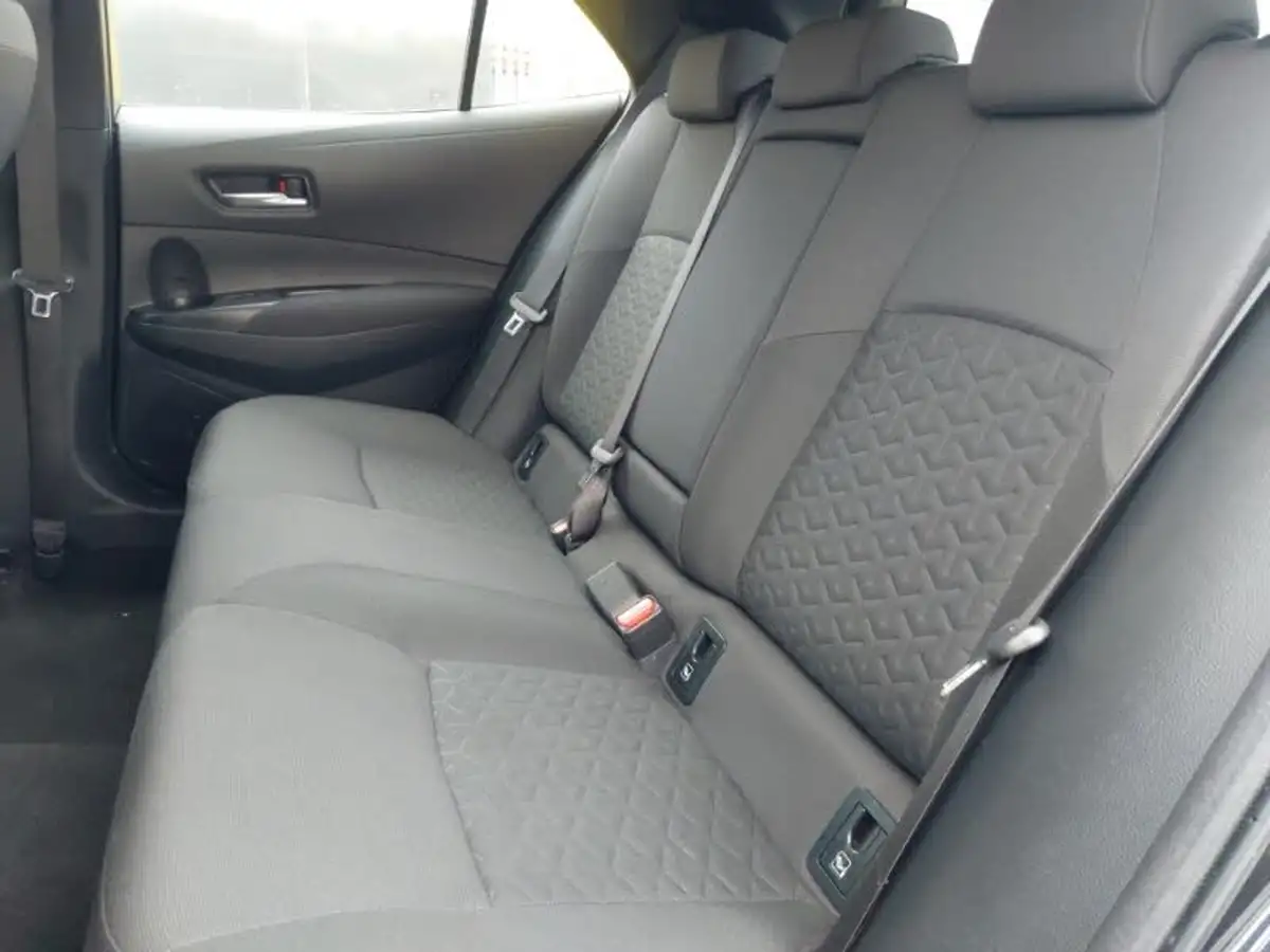 2022-toyota-corolla-20-vvt-i-icon-193bhp-hatchback-big-5