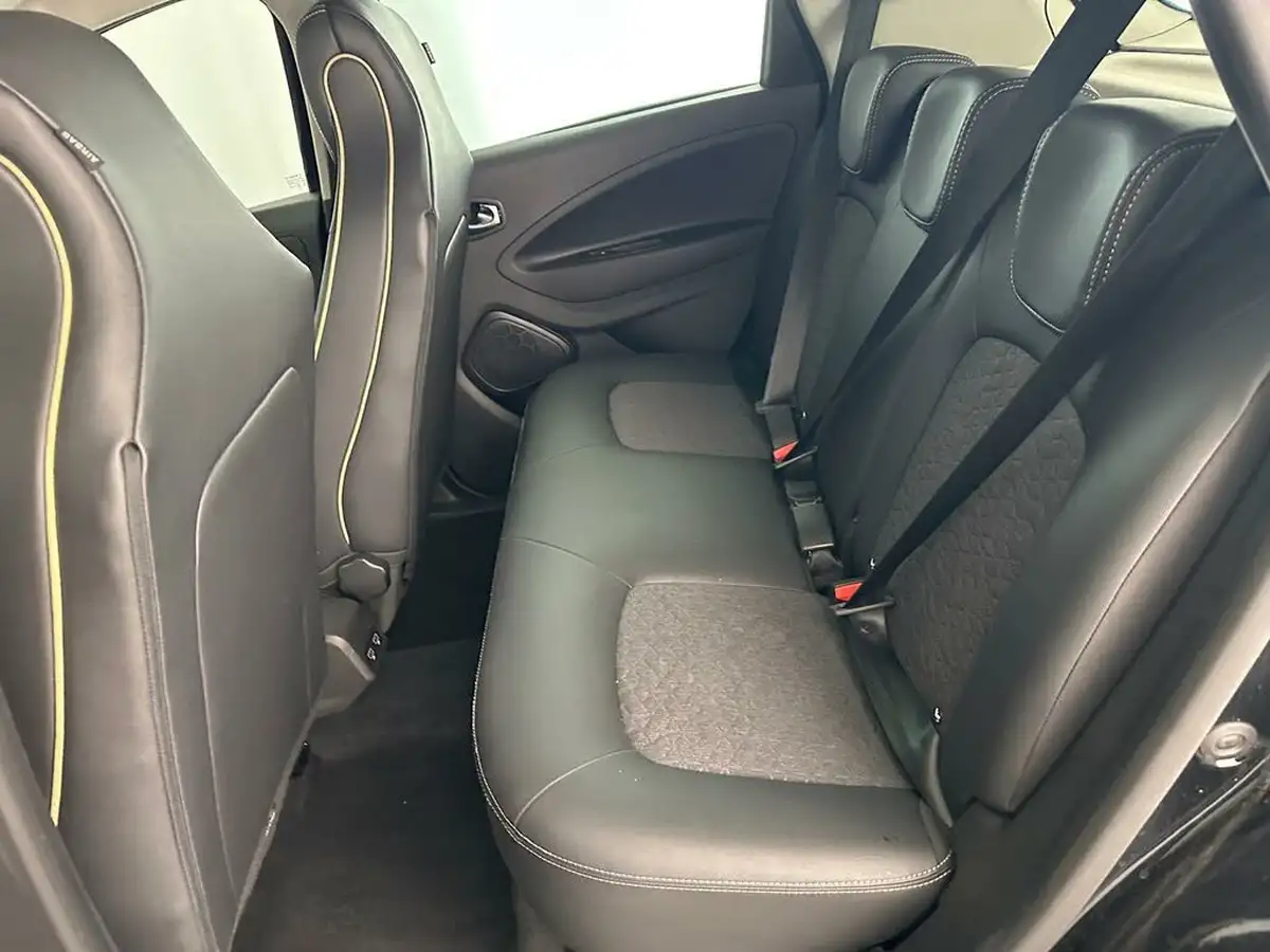 2023-renault-zoe-e-techno-boost-charge-big-22