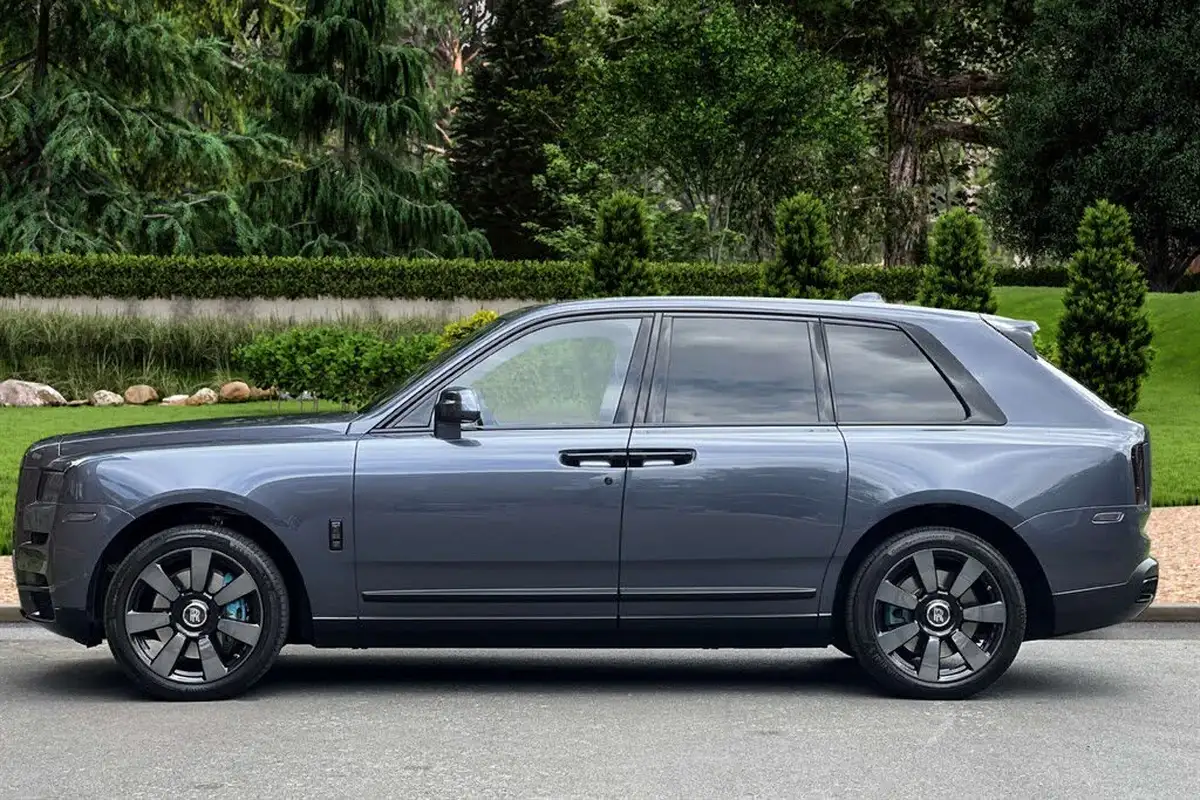 2022-rolls-royce-cullinan-675-big-4