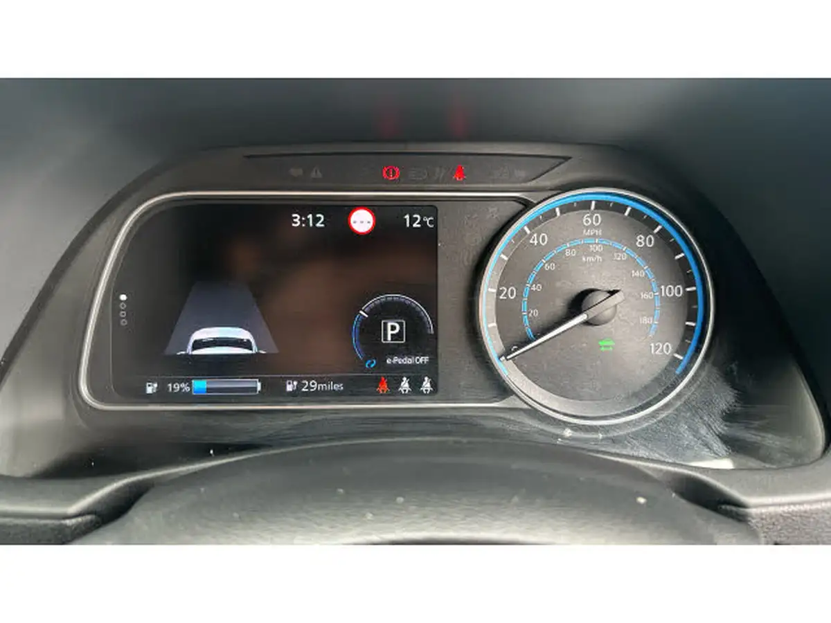2021-nissan-leaf-e-acenta-big-17