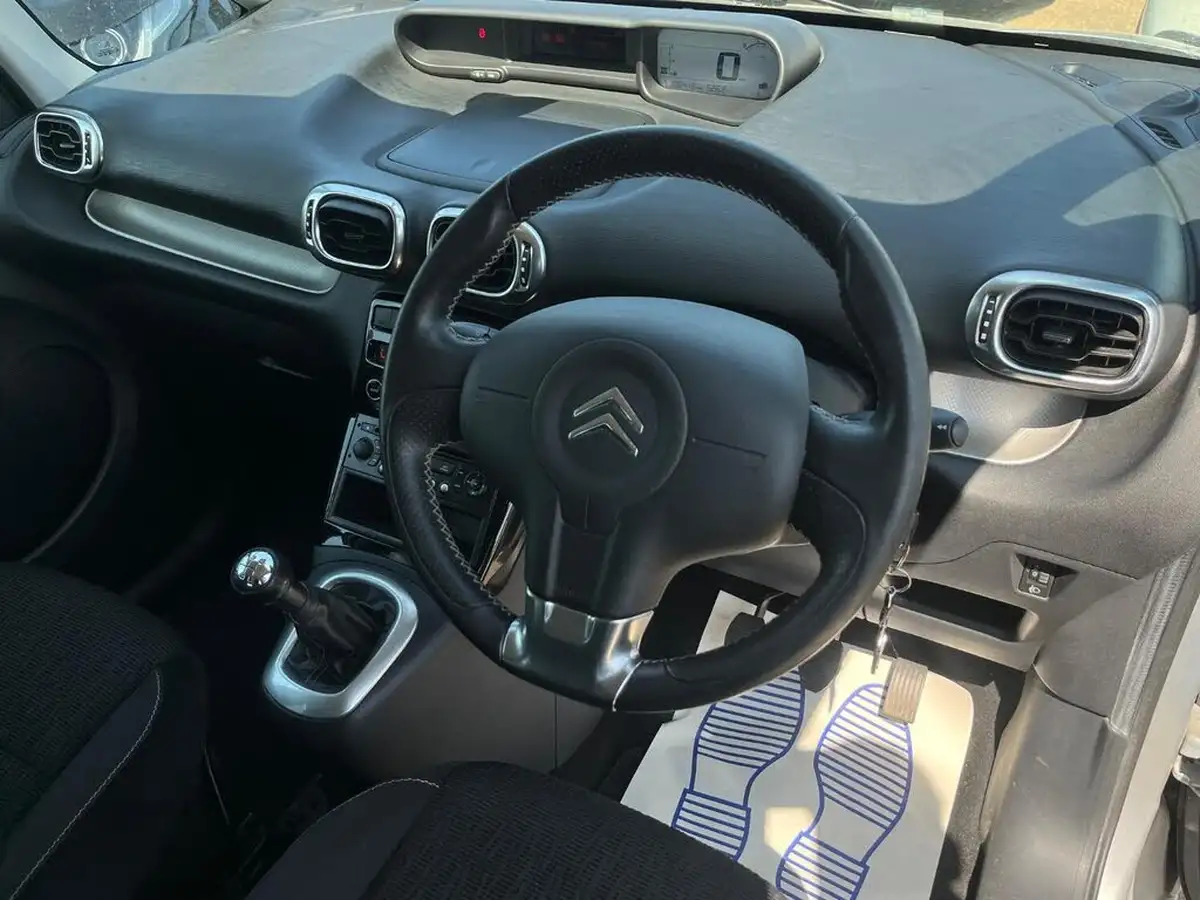 2011-citroen-c3-picasso-16td-exclusive-8v-90pseuro-v-big-8