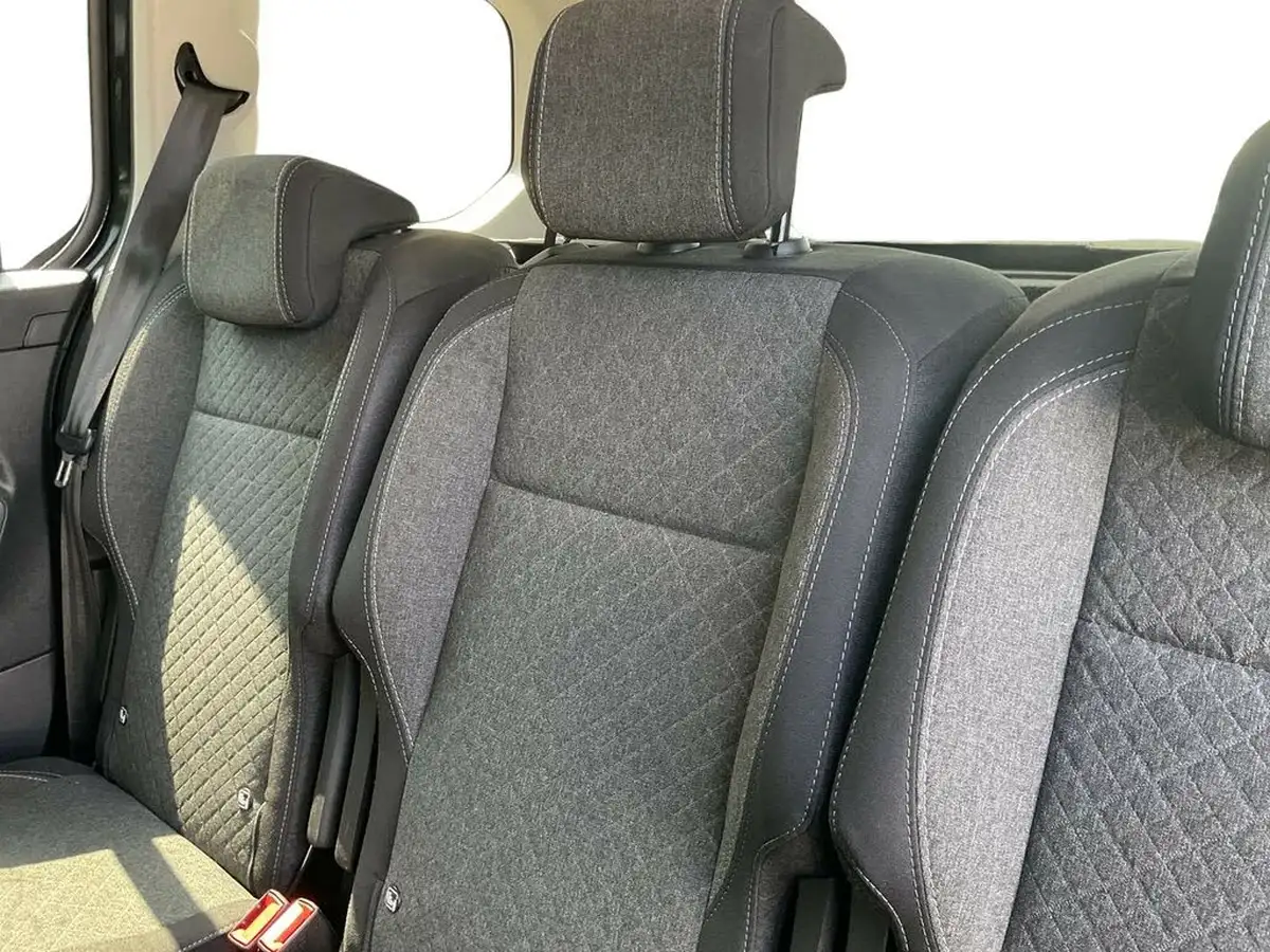 2024-vauxhall-combo-life-e-ultimate-big-10