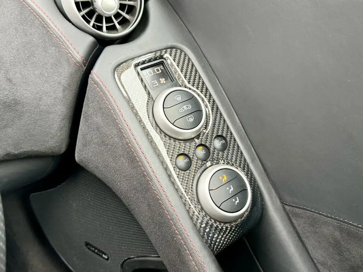 2013-mclaren-12c-38-spider-big-23
