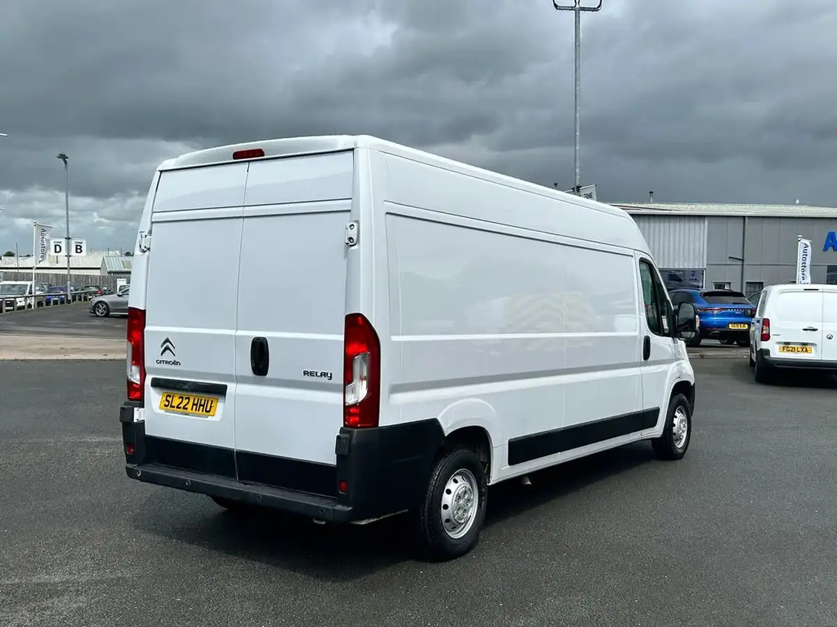2022-citroen-relay-22bluehdi-35-l3h2-enterprise-panel-big-7