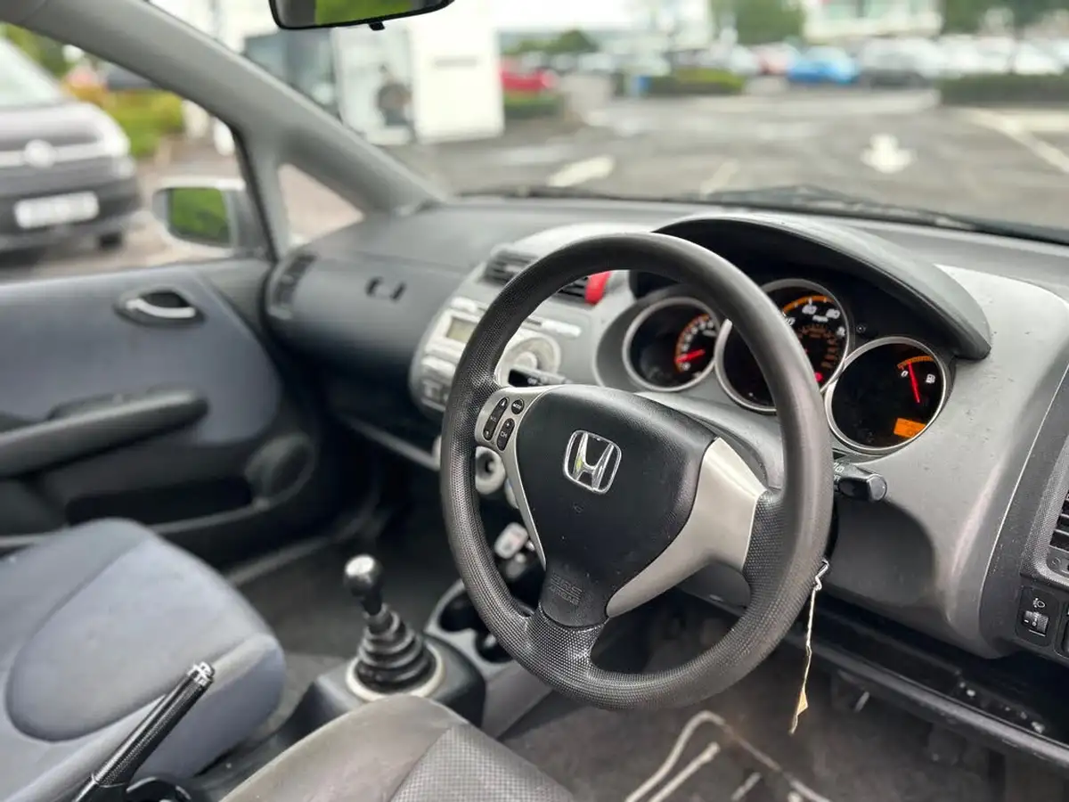 2008-honda-jazz-14-se-big-9