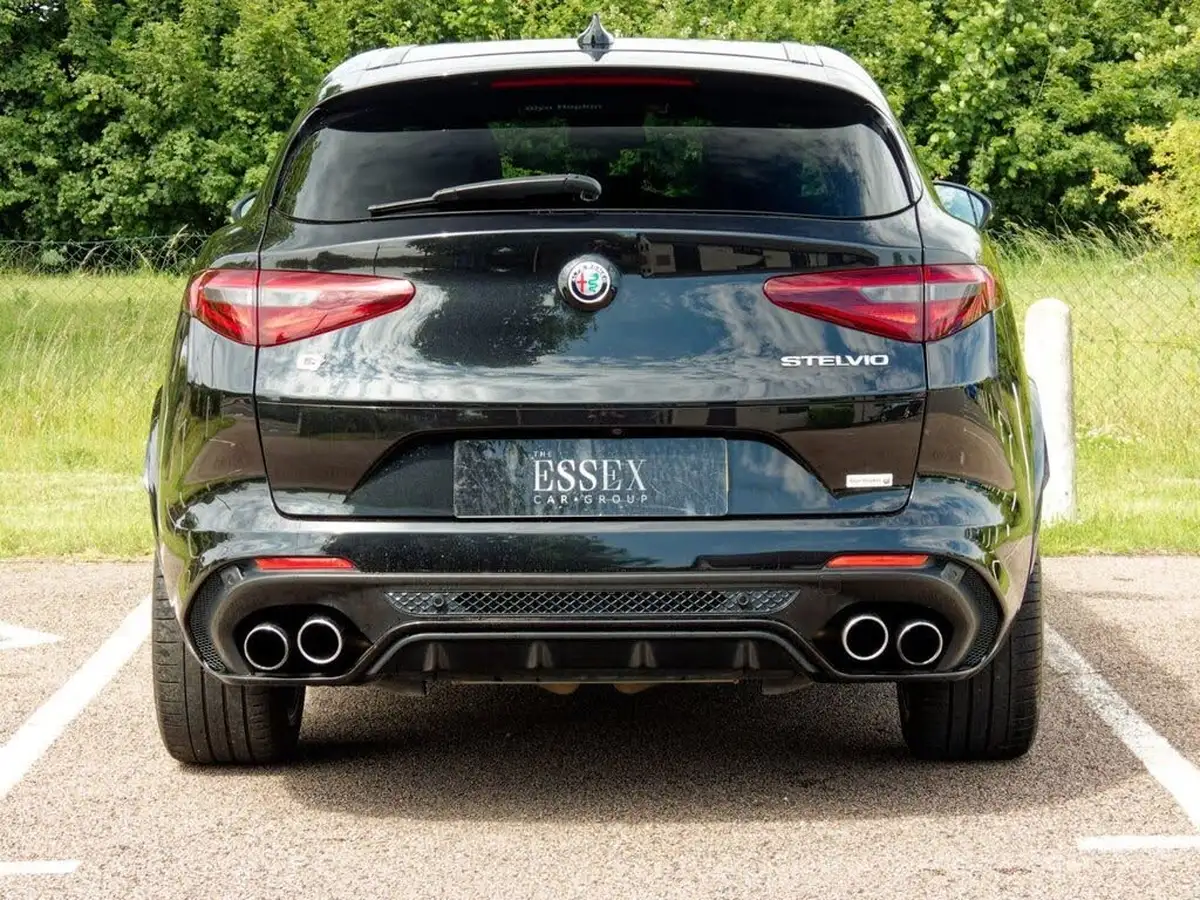 2018-alfa-romeo-stelvio-29-biturbo-quadrifoglio-big-9