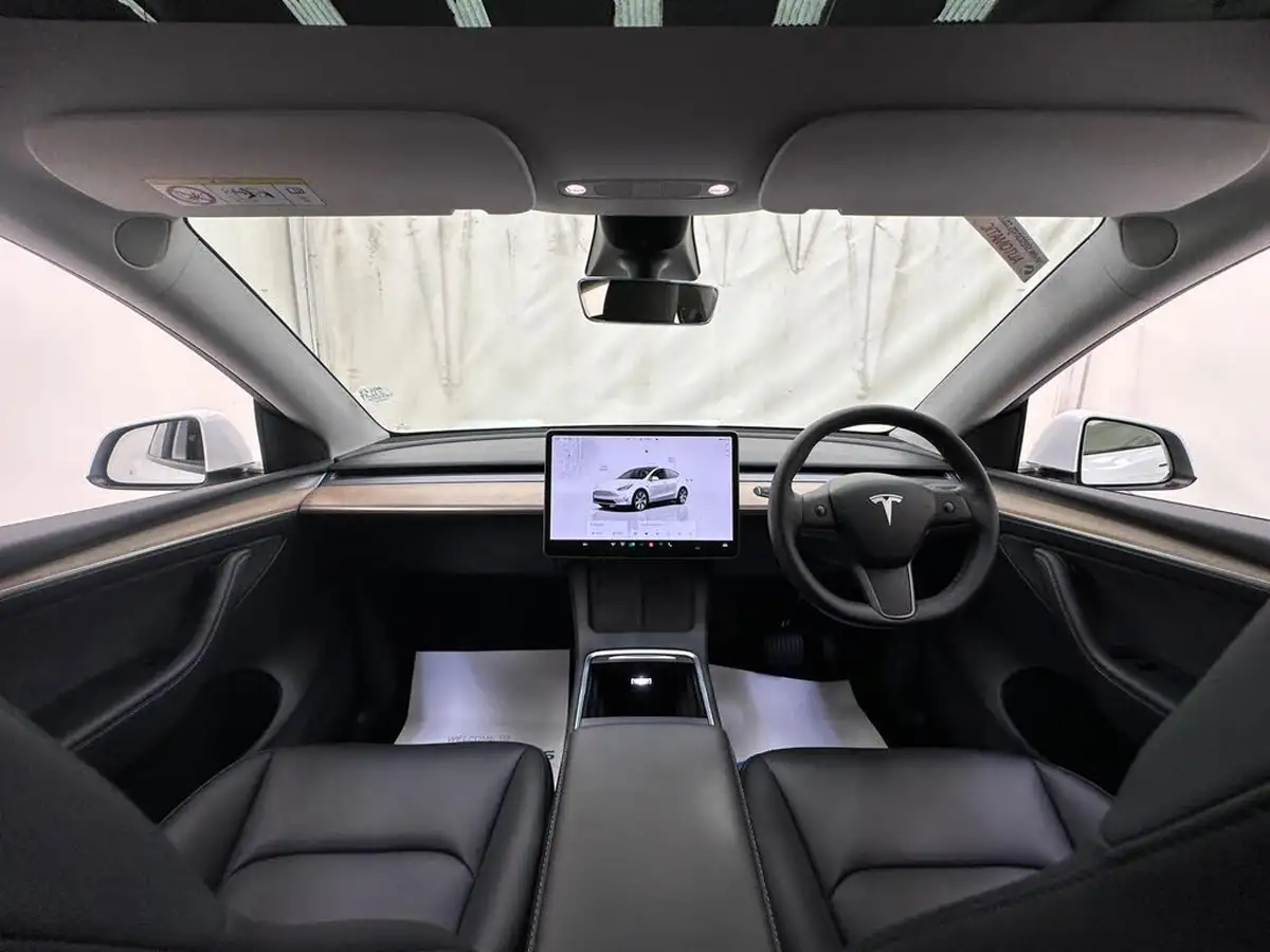 2022-tesla-model-y-e-long-range-big-20