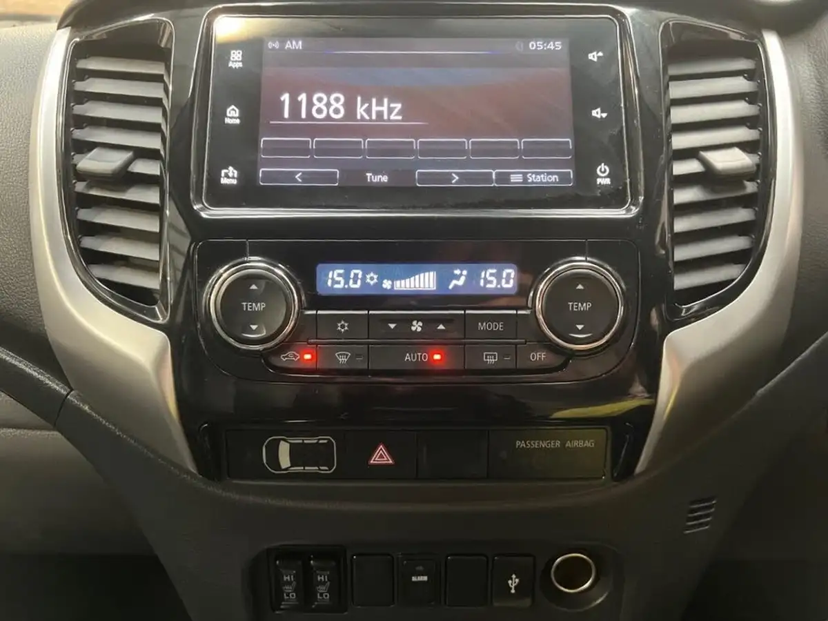 2019-mitsubishi-l200-24di-d-warrior-eu6b-auto-big-24