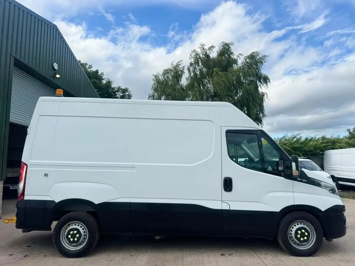 2018-iveco-daily-s-class-23td-35s12v-3520-h1-business-big-7