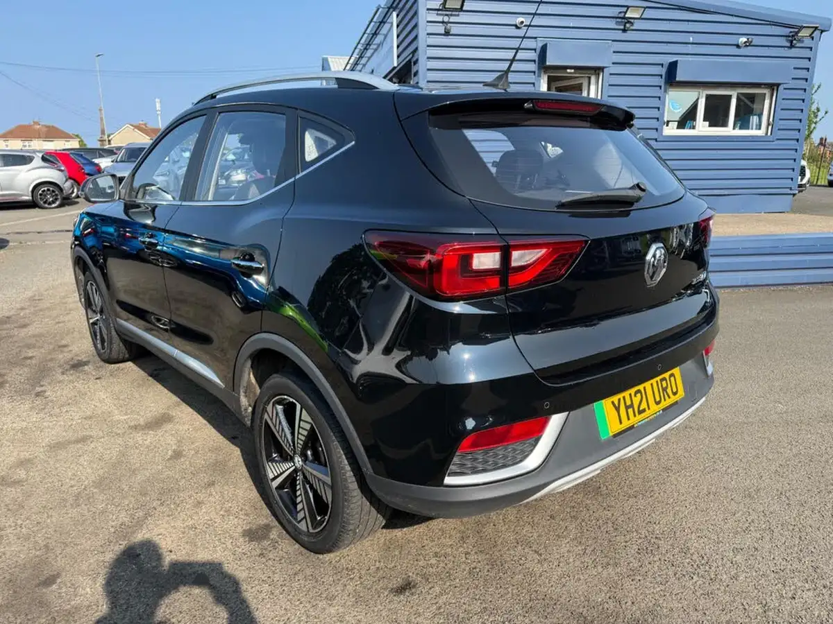 2021-mg-zs-suv-e-exclusive-ev-big-11