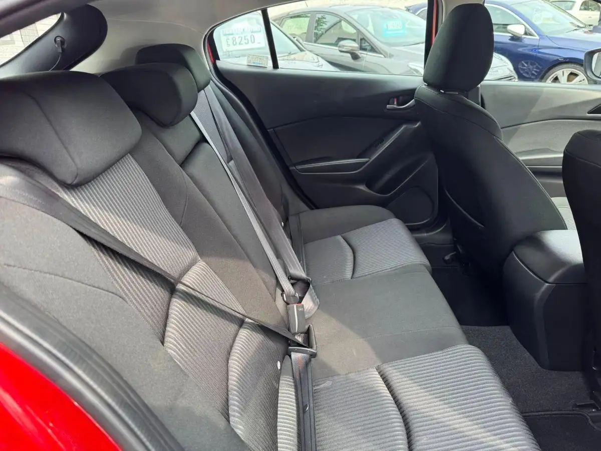 2015-mazda-mazda3-20-se-hatchback-5d-big-8