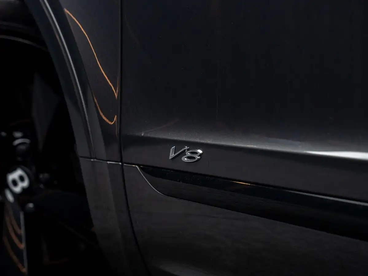 2019-bentley-bentayga-40-v8-big-26