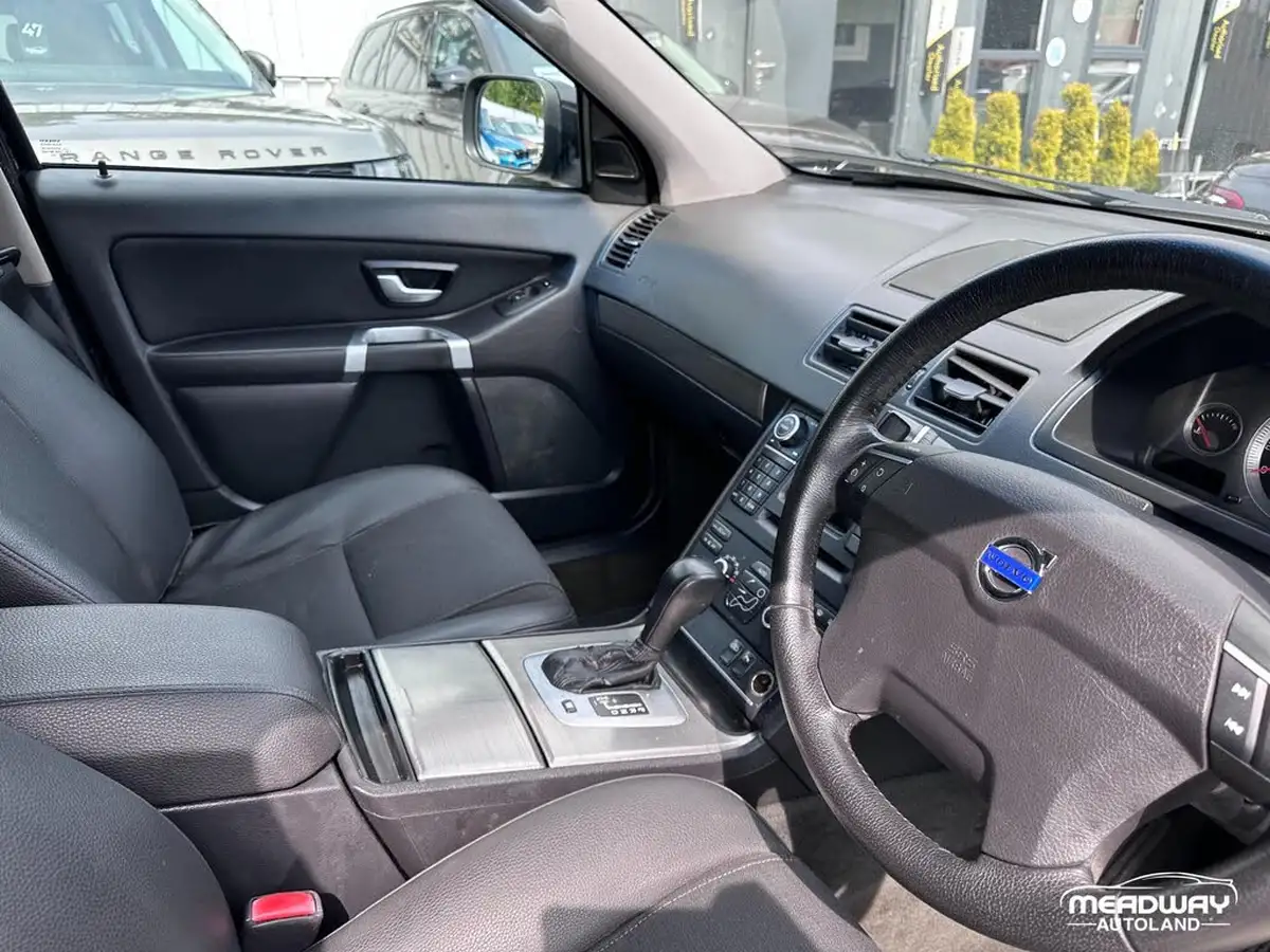 2010-volvo-xc90-24td-active-24d-geartronic-big-21
