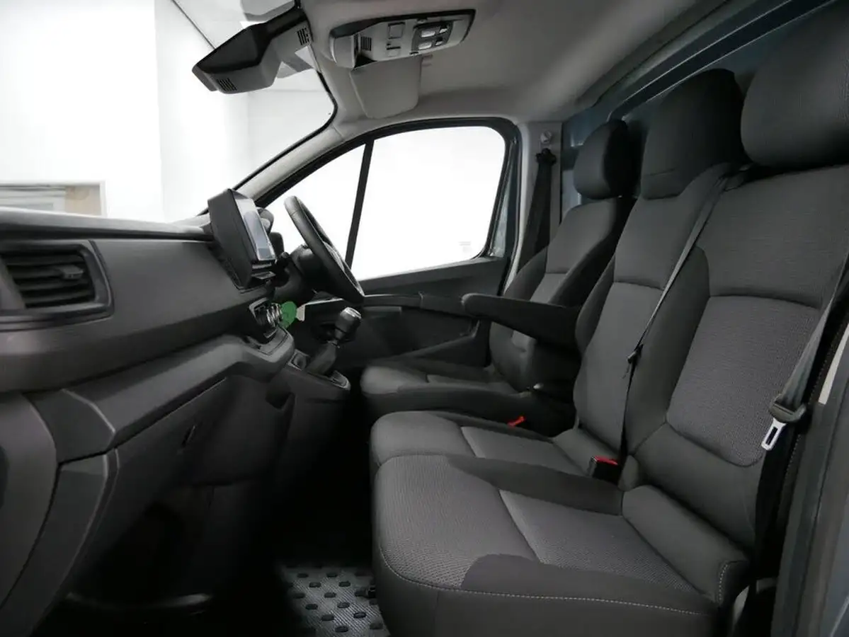 2022-renault-trafic-20dci-sl28-130-business-big-15