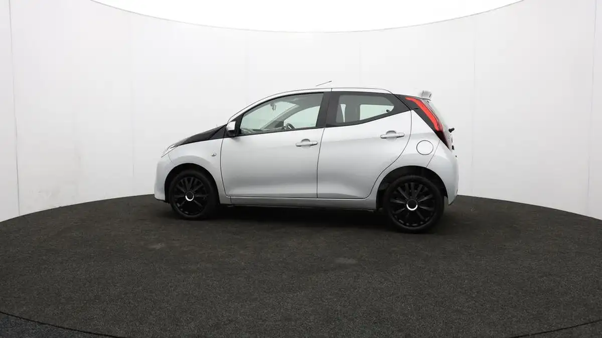 2019-toyota-aygo-10-vvt-i-x-play-big-65