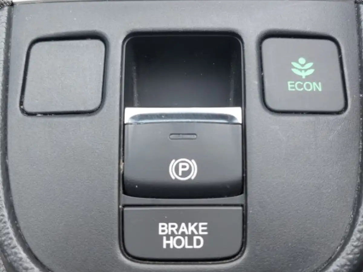 2021-honda-jazz-15-i-mmd-crosstar-ex-109ps-two-tone-big-18